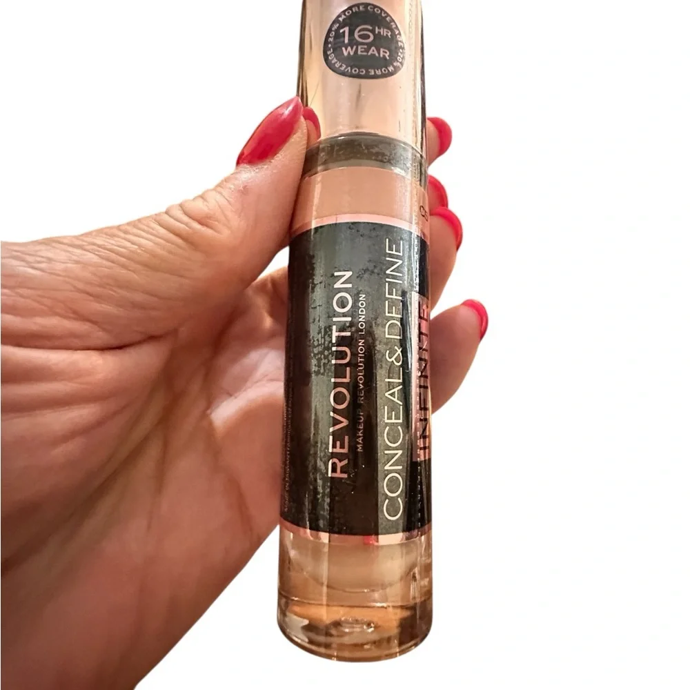 Makeup Revolution Conceal & Define Infinite Longwear Concealer C5